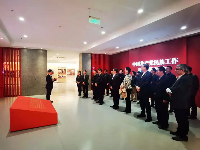 重温历史 感悟初心 再续新篇 太阳城娱乐城领导班子集体参观党史学习教育主题展览