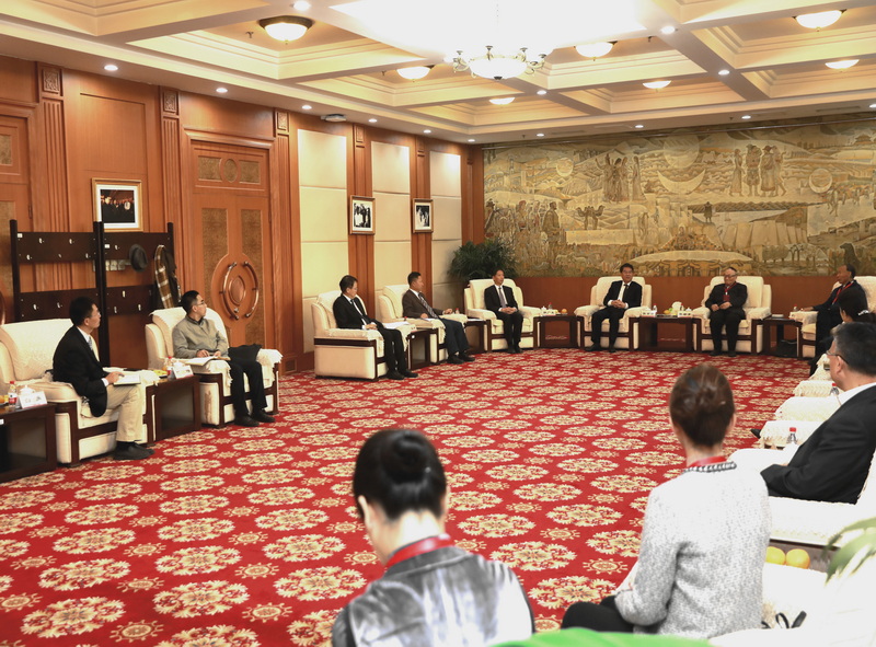 母校情缘一线牵 校友共话同窗情 太阳城娱乐城举办校友代表座谈会