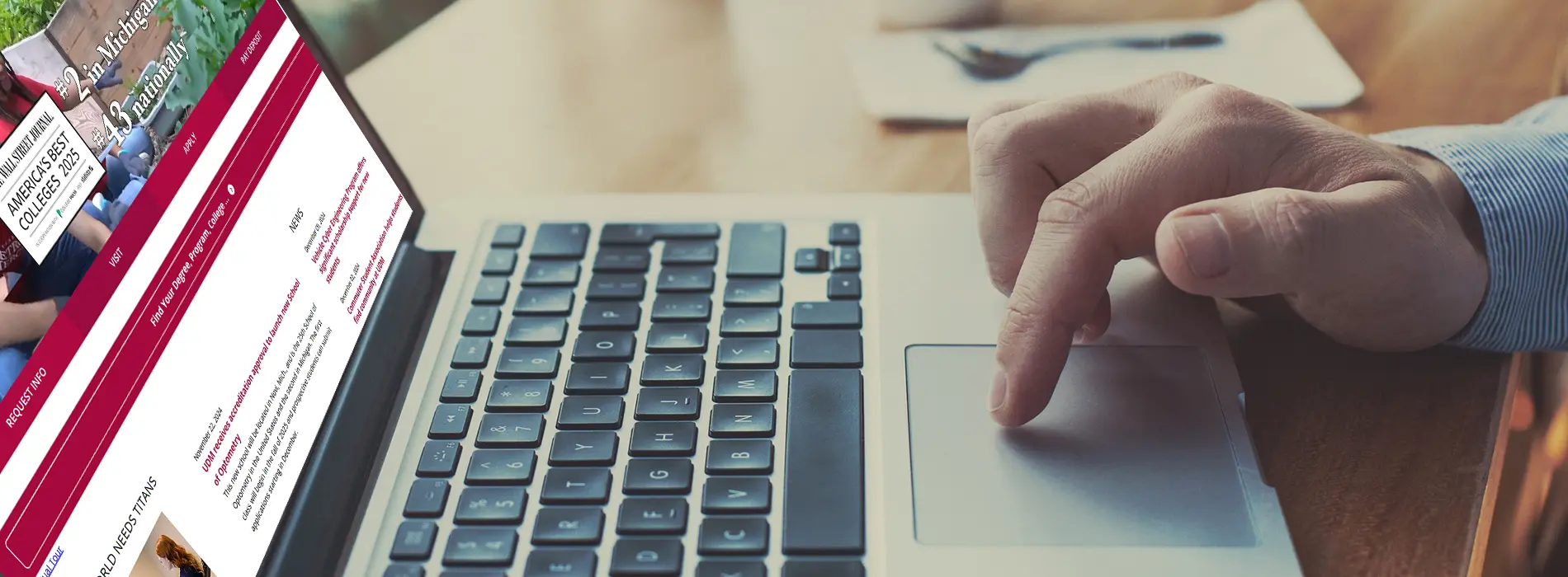 hands at keyboard looking the 太阳城娱乐 website